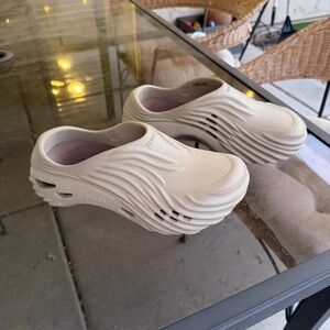 Crocs Echo Clogs Sz 8W